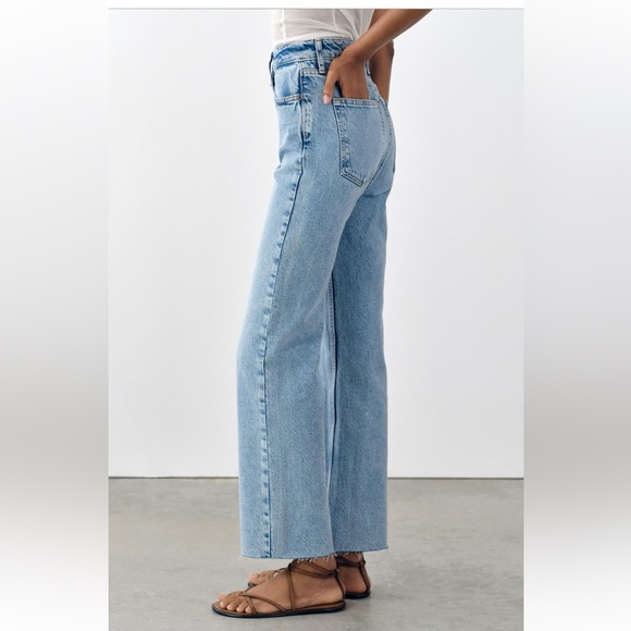 Zara High Rise Straight Jeans • Blue • Size 0 - Picture 4 of 10